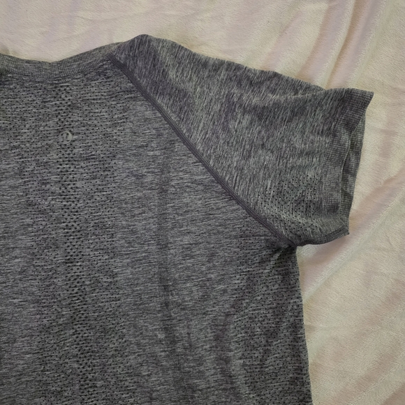 Swiftly Tech Short-Sleeve Shirt 2.0 Hip Length - Picture 7 of 9